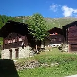 Du Bleu Hotel